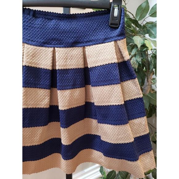 FSR Women Blue & Beige Pull On Pleated Flare Textured Casual Short Knit Skirt M - Picture 3 of 12